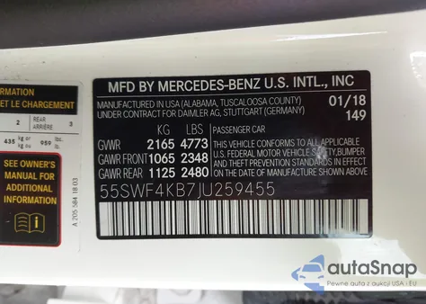 2018 Mercedes-Benz C 300 4Matic z USA, uszkodzony, nr VIN 55SWF4KB7JU259455
